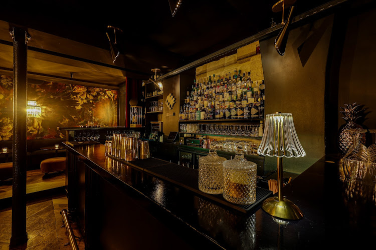 La Pompadour Cocktail Club