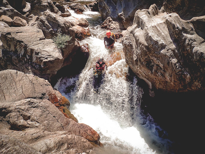 Inspire The Elements I Spéléologie - Canyoning Ardèche & Gard