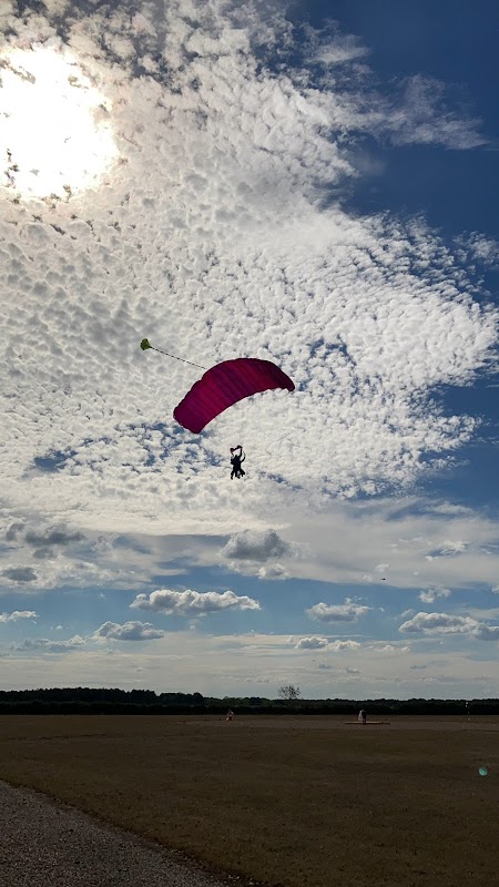 Ecole de Parachutisme du Centre Orléans Loiret (EPCOL)
