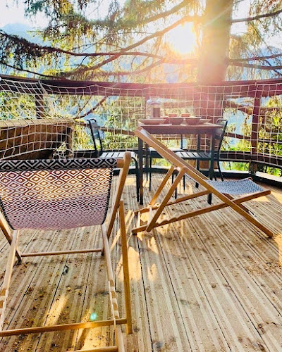 Cabane dans les Arbres - Valmo'Insolite