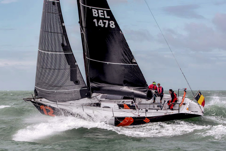 ECOLE DE VOILE NINI~GANDA BRETAGNE