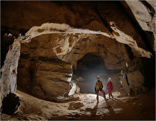 SportsNatureÉvasion - Spéléologie, Canyoning et Rando dans le Doubs et le Jura