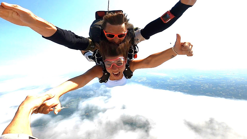 Saut en parachute tandem. Brive Corrèze. Para club.