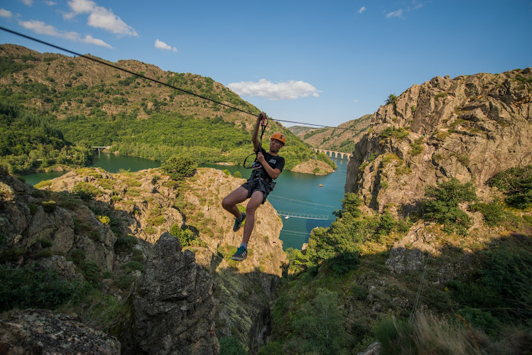 Grandeur Nature Canyoning Spéléo Via Ferrata