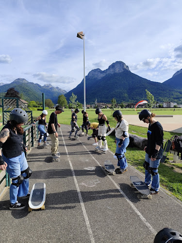 Nomad Surfskate School