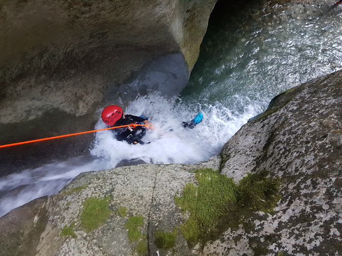 In Canyon We Trust - Canyoning Grenoble