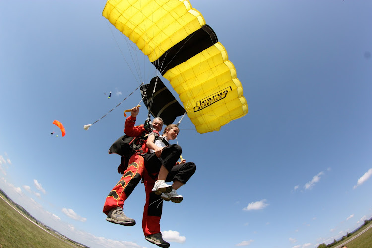 En Plein Ciel - Saut en Parachute Toulouse