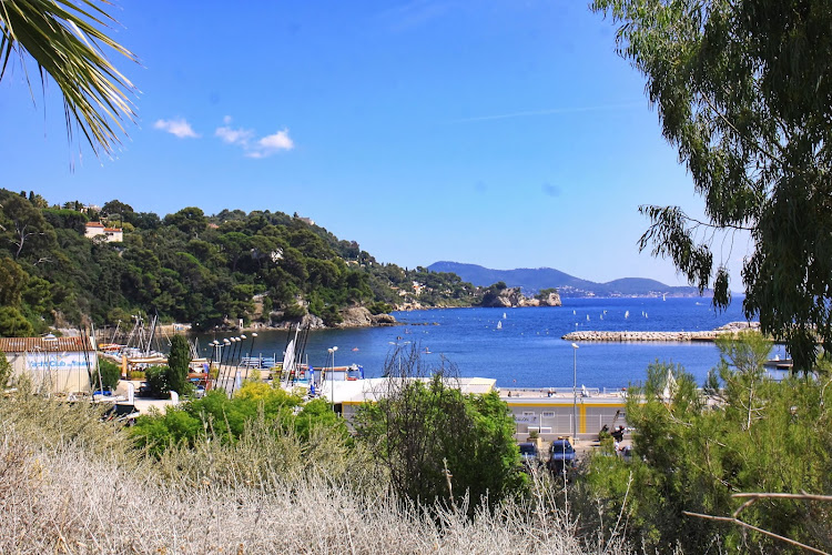 YACHT CLUB de TOULON