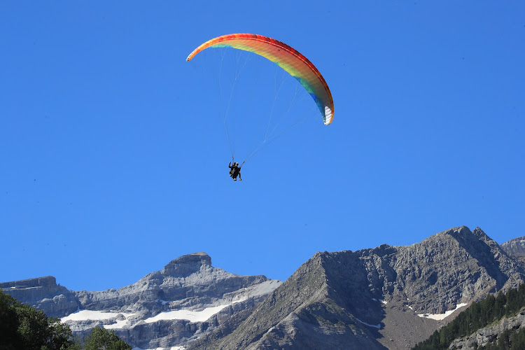 Parapente Pyrénées | Baptême et Vol biplace en parapente | Didier Theil