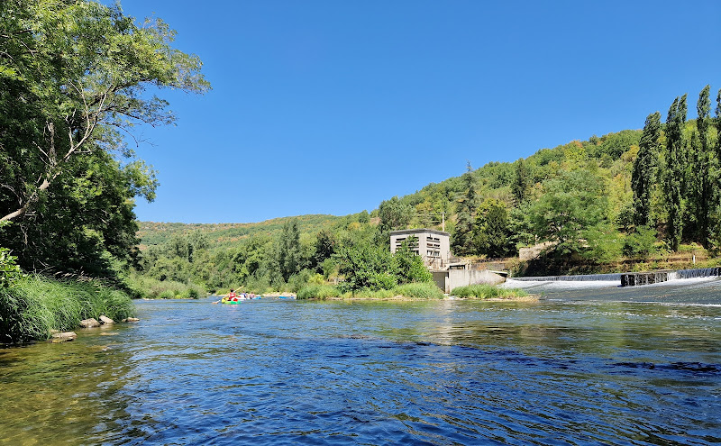 Les pieds dans l'eau location de canoë kayak dans les Gorges de l'Aveyron