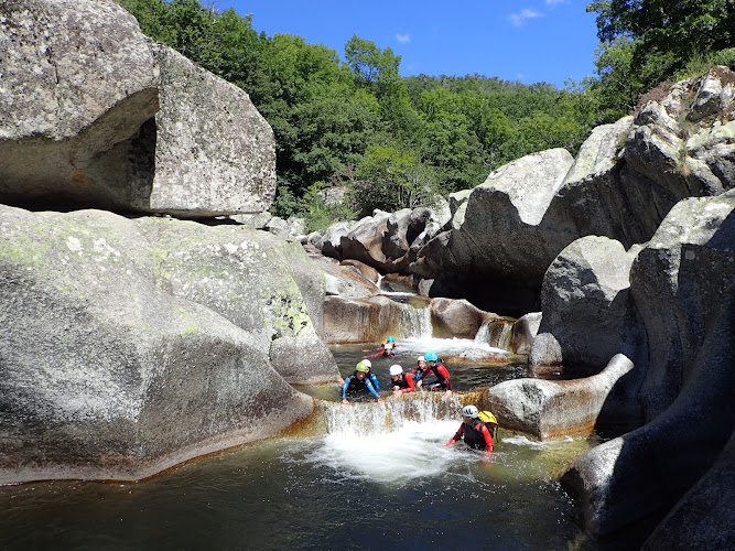 Pierre & Eau - Escalade, Canyoning, Spéléologie, Via ferrata, Grimpe d'Arbres (Gard - Hérault)