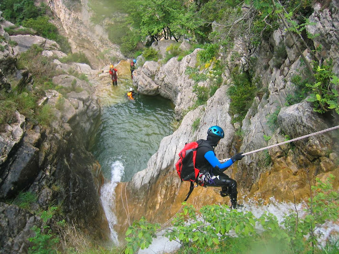 CANYONING NICE : LES PIROGUES