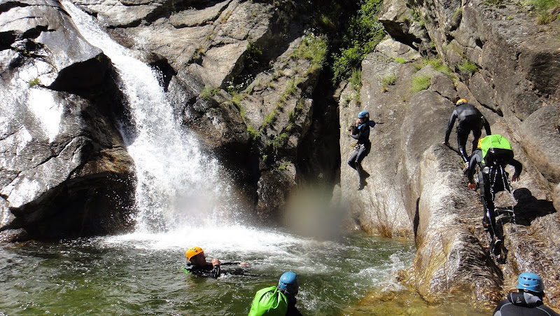 Aventure 34 - Canyoning Hérault, Spéléo, Via Ferrata, Via Corda, Escalade près de Montpellier