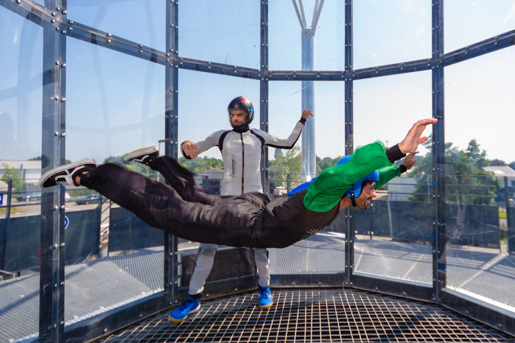 BARRAVEL Simulateur de Chute Libre en Bretagne