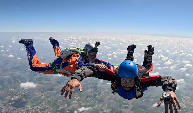 WHAT THE FLY PARACHUTISME