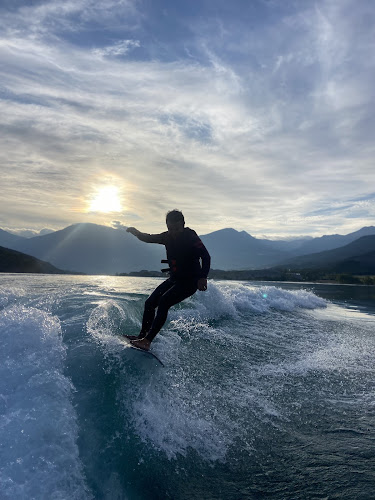 Serre Poncon Wakesurf School