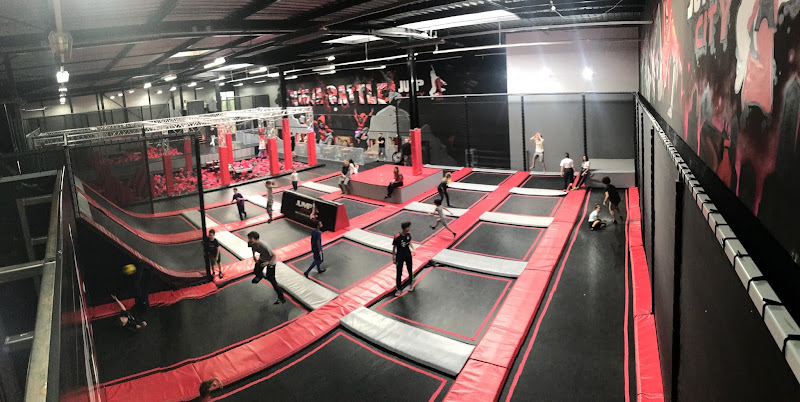Jump City Trampoline Parc 77