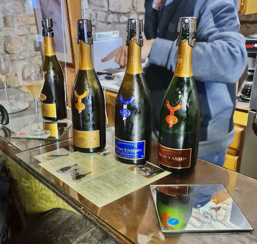 Champagne Benoit TASSIN/Musée des Bouteilles Anciennes