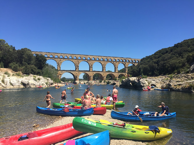 Kayak Vert Pont du Gard - Canoë Collias Gardon - Parking à l'entrée du village