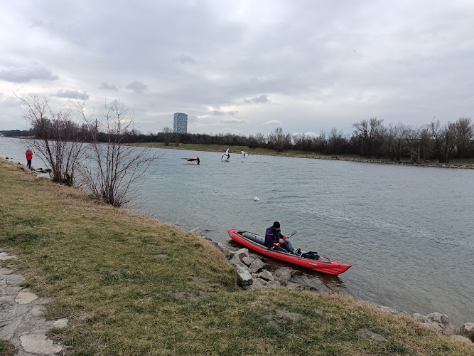 Stand Up Paddling Center Vienna - Vienna City Beach Club