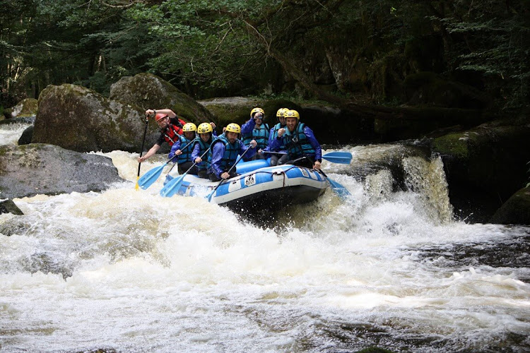 Adrénaline Rafting Morvan : Rafting, Hydrospeed, Canoé/Kayak-raft dans la Nièvre en Bourgogne. EVG/EVJF