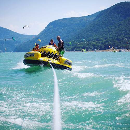 Wake Ski Club I École Wakesurf I Wakeboard I Ski Nautique I TREFFORT
