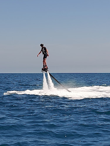 Activités nautiques - Bouée tractée Barcarès, leucate, torreilles, ste marie la mer, la franqui, canet - flyboard