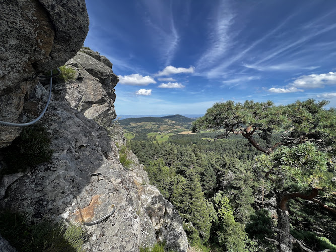 Via ferrata et site d'escalade du rocher de l'olme