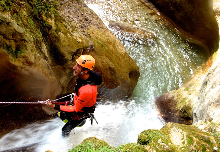 Rock'n Jump Adventure | Canyoning, Via Ferrata , Spéléologie, Escalade Jura