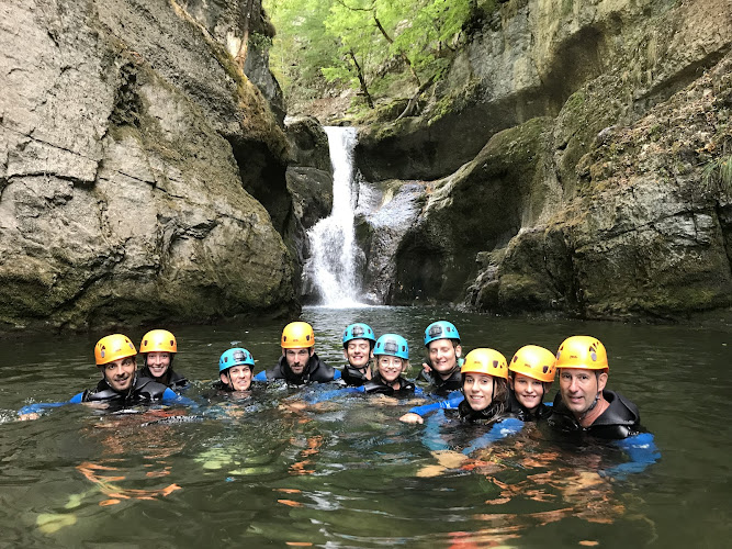 SportsNatureÉvasion - Spéléologie, Canyoning et Rando dans le Doubs et le Jura