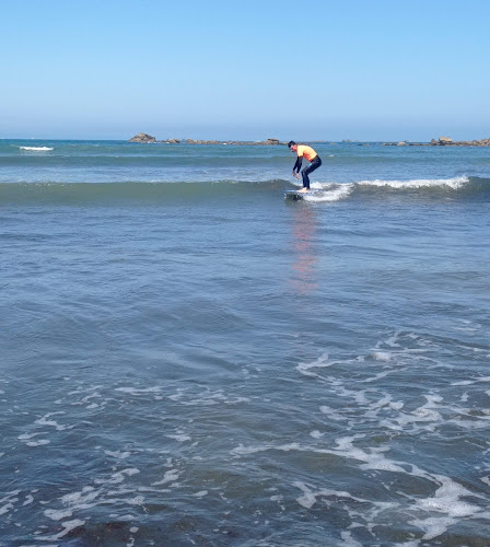 Premier Jour de Glisse ÉCOLE DE SURF ET STAND UP PADDLE