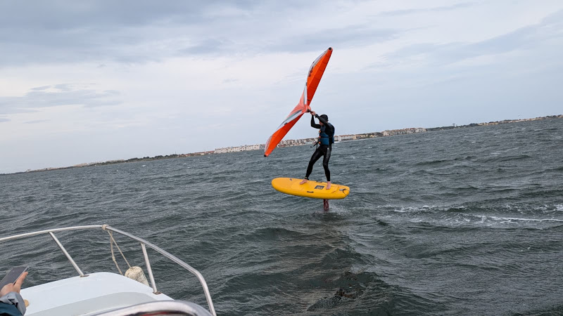 ALL RIDE 66 - École de Wing Foil, Trimaran et Windsurf - Barcarès Leucate