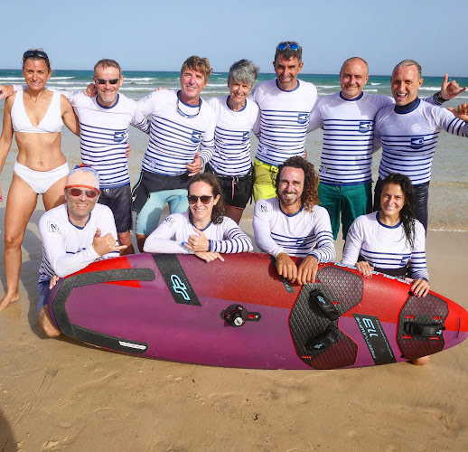 ECOLE WING FOIL WINDSURF LEUCATE - F400 SURFSCHOOL