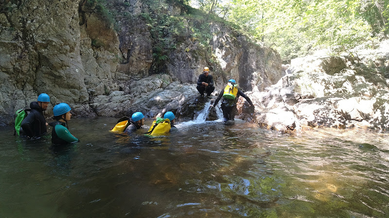 La Maison de l'Aventure | Canyoning Spéléo Escalade, via corda et Grimpe d'Arbre en Lozère, Ardèche & Cévennes